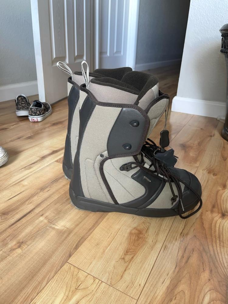 salomon snow boarding boots