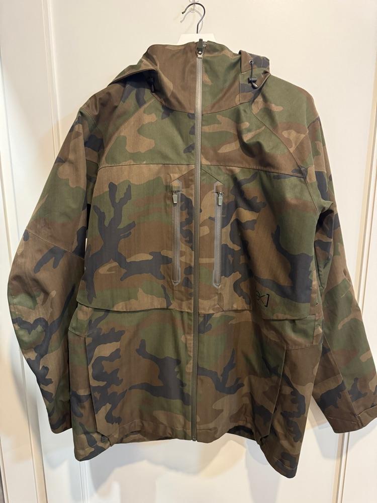 Like New - CAMO Burton AK Swash GoreTex Jacket