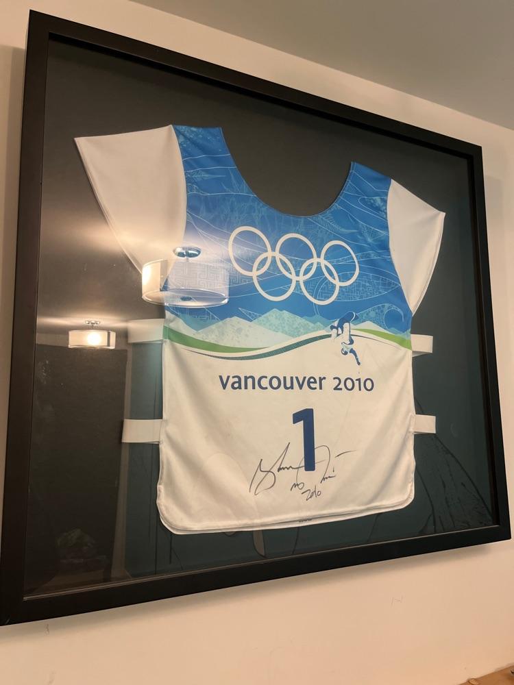 2010 signed Shaun White Olympic jersey