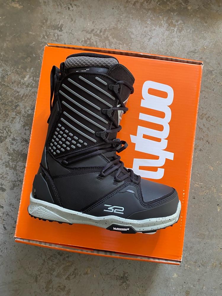 Thirtytwo 3xd snowboard boots - size 9