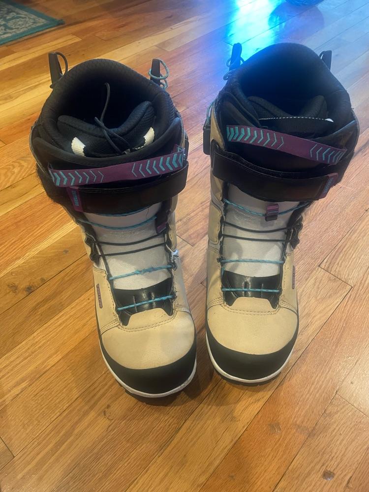 Deeluxe Spark XV snowboard boots size 8 mondo 26